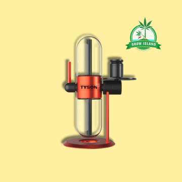 Tyson 2.0 X Stündenglass Gravity InfuseIt consists of 2 glass parts like an hourglass and is attached to an aluminum base in the middle, thus enabling their rotation. with yellow background and green gros Island logo in the upper right corner